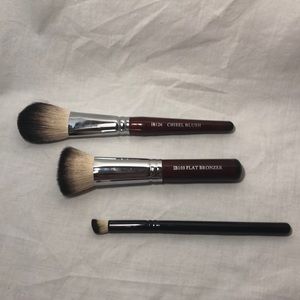 Natural bristle makeup brushes